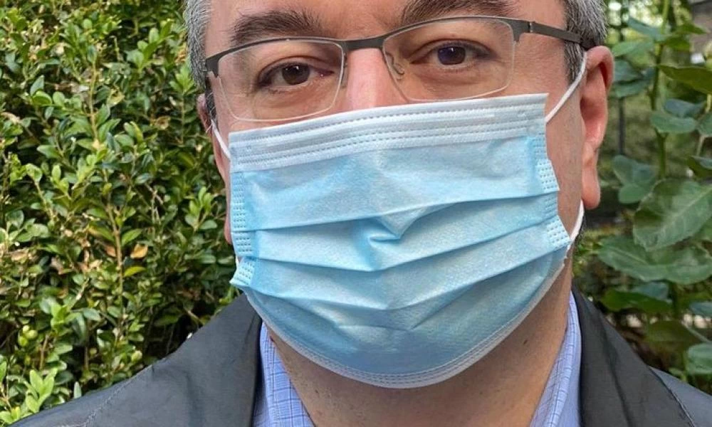 Μόσιαλος: Η κυβέρνηση πρέπει να επιτάξει άμεσα τις ιδιωτικές κλινικές
